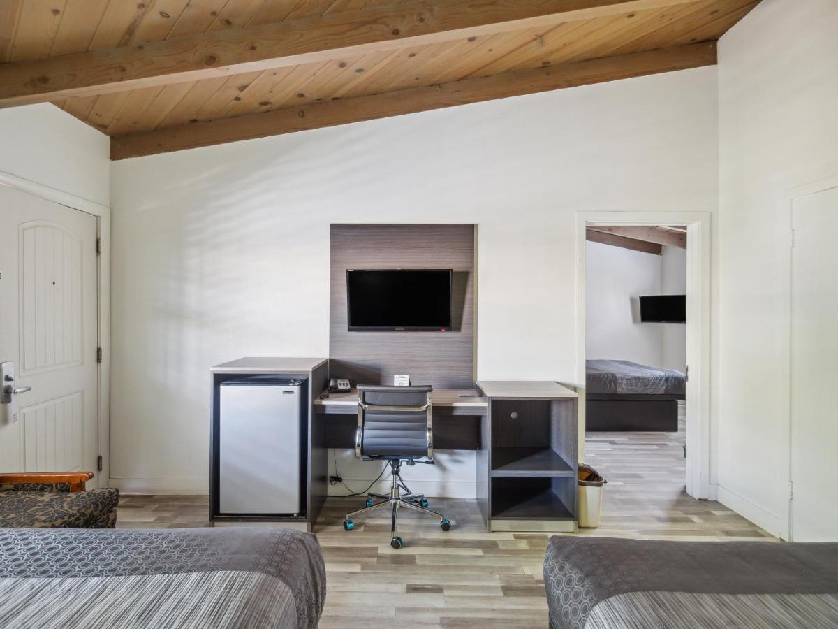 Discovery Inn Monterey Bay Seaside Dış mekan fotoğraf