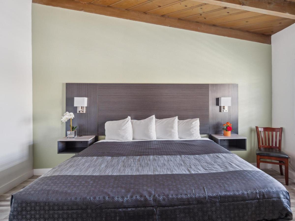 Discovery Inn Monterey Bay Seaside Dış mekan fotoğraf