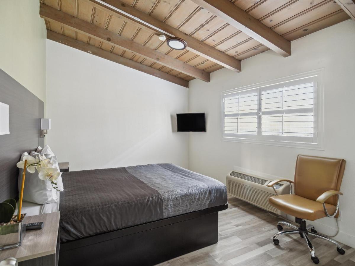 Discovery Inn Monterey Bay Seaside Dış mekan fotoğraf