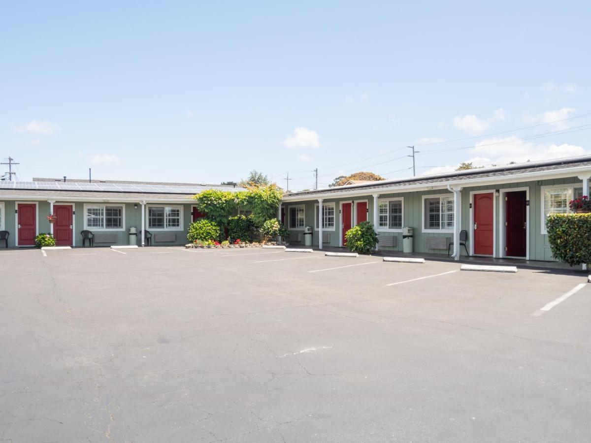 Discovery Inn Monterey Bay Seaside Dış mekan fotoğraf